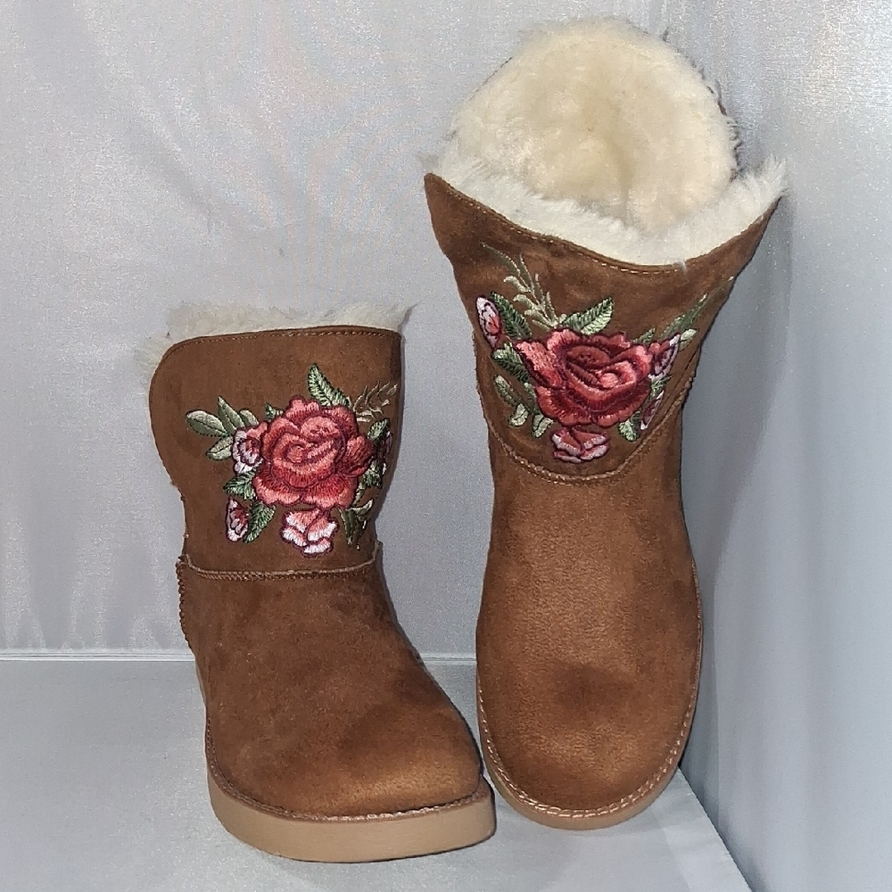 Rock & Candy tan bootie, size 6.5
